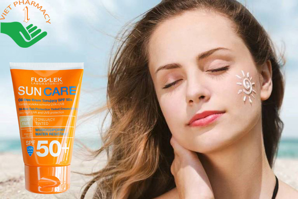Kem chống nắng Floslek Sun Care Oil-Free Toning Cream SPF 50+ giúp bảo vệ da hiệu quả.